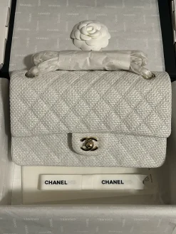 CHANEL Beach Bags Woven Fabric (White-Gold) 25CM I50202608072457
