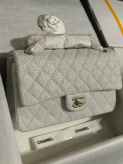 Alternative view of CHANEL Beach Bags Woven Fabric (White-Gold) 25CM I50202608072457