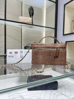 CHANEL Beach Bags Woven Leather (Brown-Gold) One Size F80202608071261