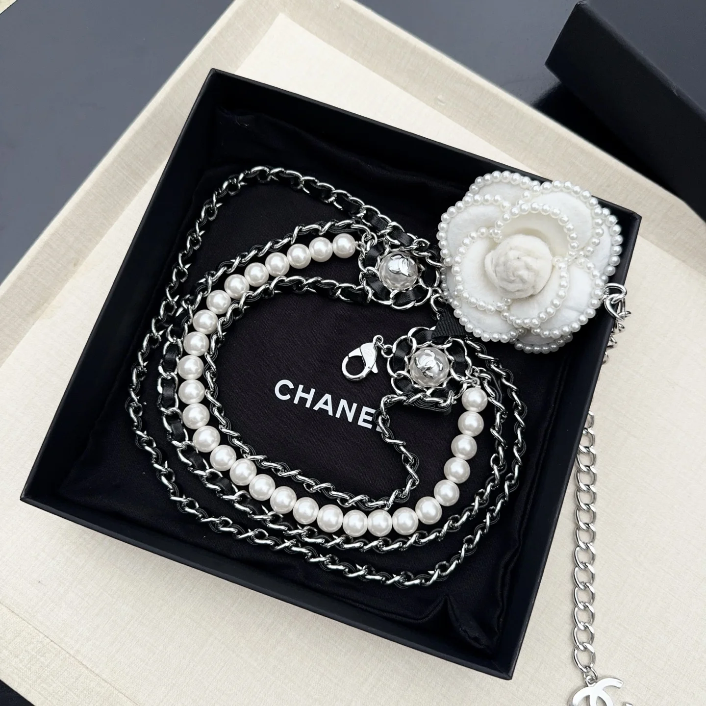 CHANEL Belts Pearl & Brass A90202608050470 - Image 3