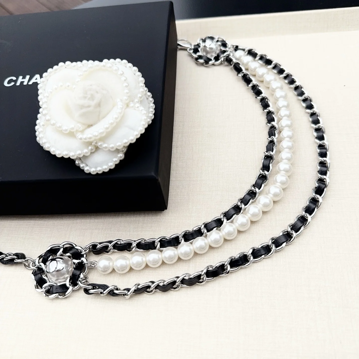 CHANEL Belts Pearl & Brass A90202608050470 - Image 4