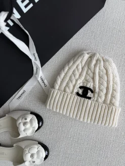 CHANEL Clothing Cashmere One Size B25202608040878