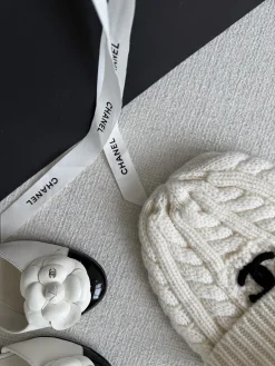 Alternative view of CHANEL Clothing Cashmere One Size B25202608040878