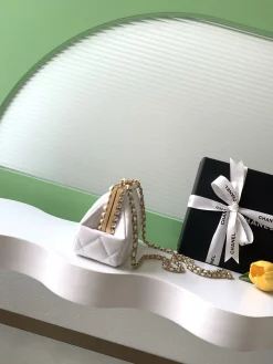 Alternative view of CHANEL Clutches Bags Lamb Leather (White-Gold) 10X20X7CM H30202608072737