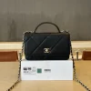 CHANEL Crossbody Bags (Black-Gold) 19CM F20202608070046