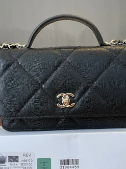 Alternative view of CHANEL Crossbody Bags (Black-Gold) 19CM F20202608070046
