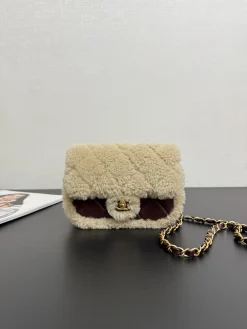 CHANEL Crossbody Bags Fur (Beige-Brown) 12X18X6CM A000202608070040