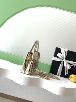Alternative view of CHANEL Crossbody Bags Patent Leather (Gold) 13X19X7CM F00202608072513