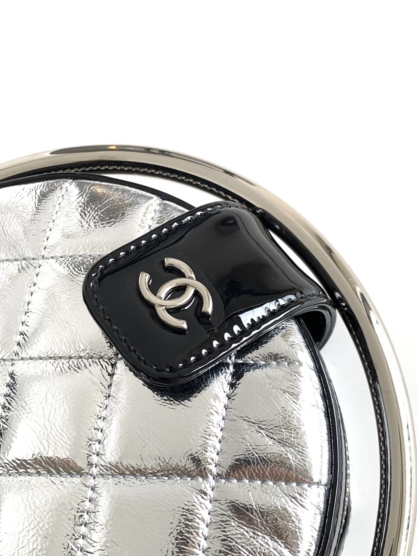 CHANEL Crossbody Bags (Silver-Black) 18X18X4 CM G50202608073136 - Image 5