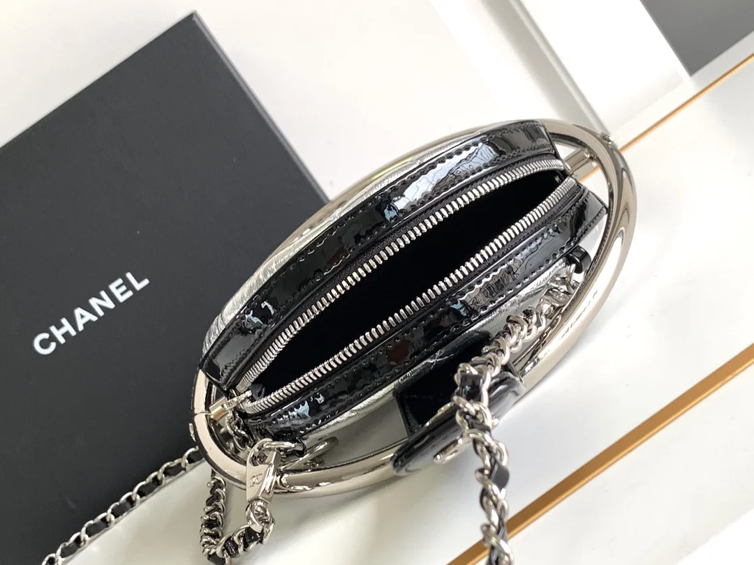 CHANEL Crossbody Bags (Silver-Black) 18X18X4 CM G50202608073136 - Image 8