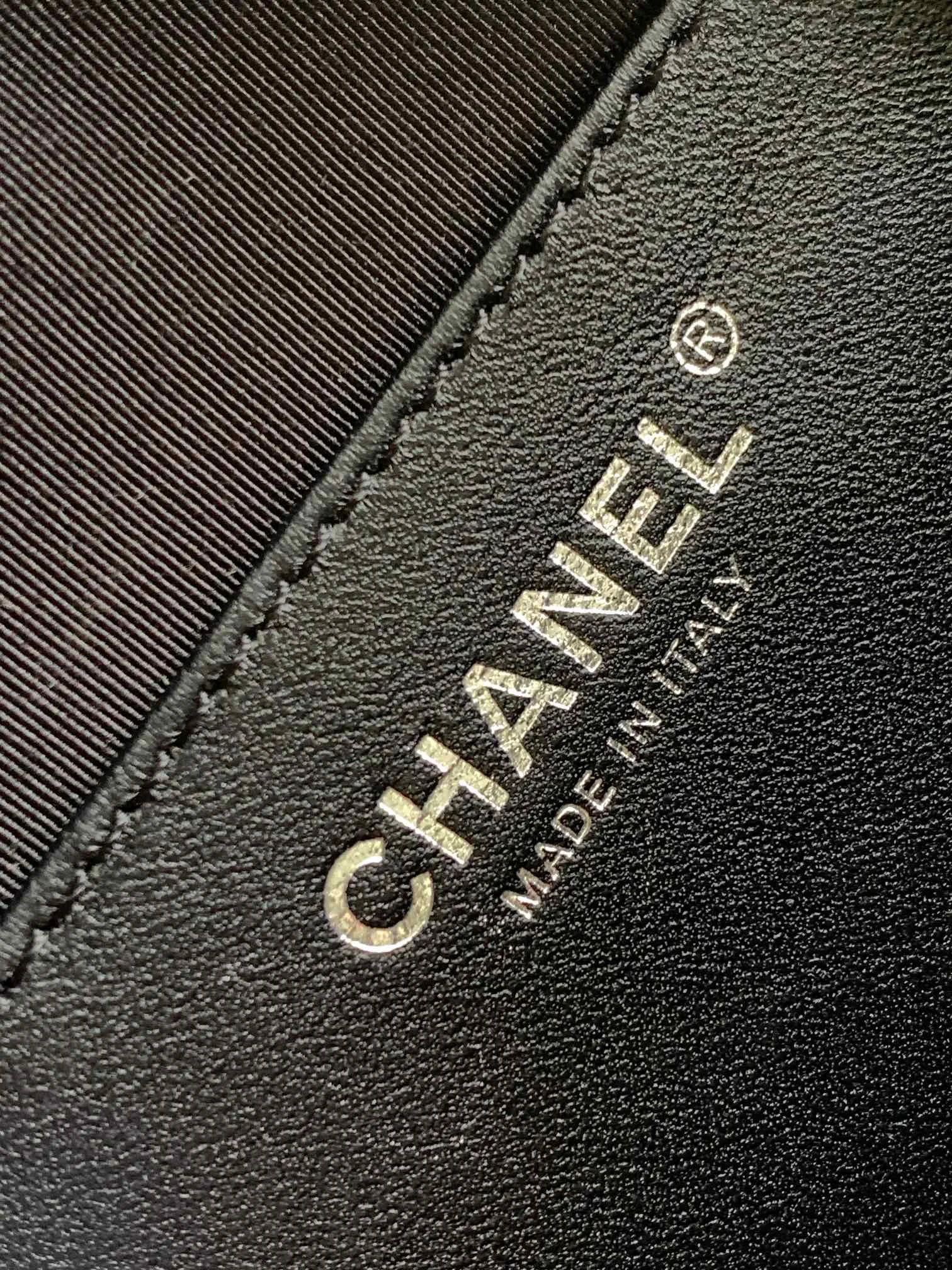 CHANEL Crossbody Bags (Silver-Black) 18X18X4 CM G50202608073136 - Image 9