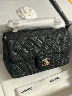 Alternative view of CHANEL Crossbody Bags Tweed (Black-Gold) 20CM I00202608072456