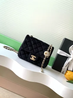 CHANEL Crossbody Bags Velvet (Black-Gold) 13X18X7CM F20202608072666