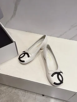 CHANEL Flats B70202608030747