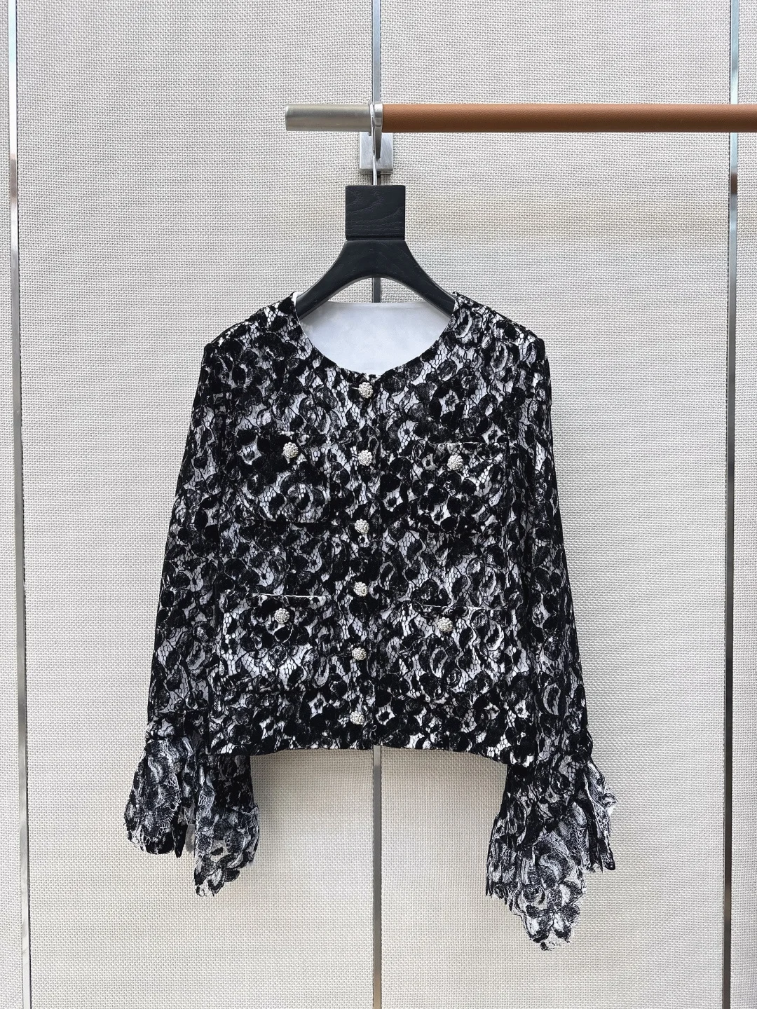 CHANEL Jackets Lace S-M-L C85202608040718