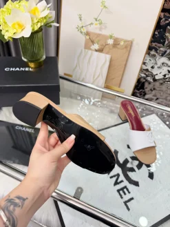 Alternative view of CHANEL Mules EU35-43 A70202608031037