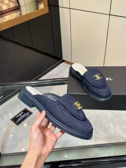 Alternative view of CHANEL Mules Fabric & Lambskin EU35-40 B20202608031130
