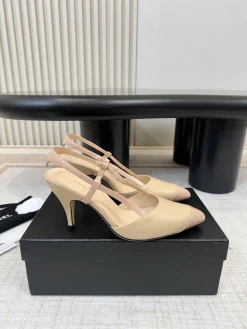 Alternative view of CHANEL Pumps Lamb Patent Leather EU35-41 B90202608030599