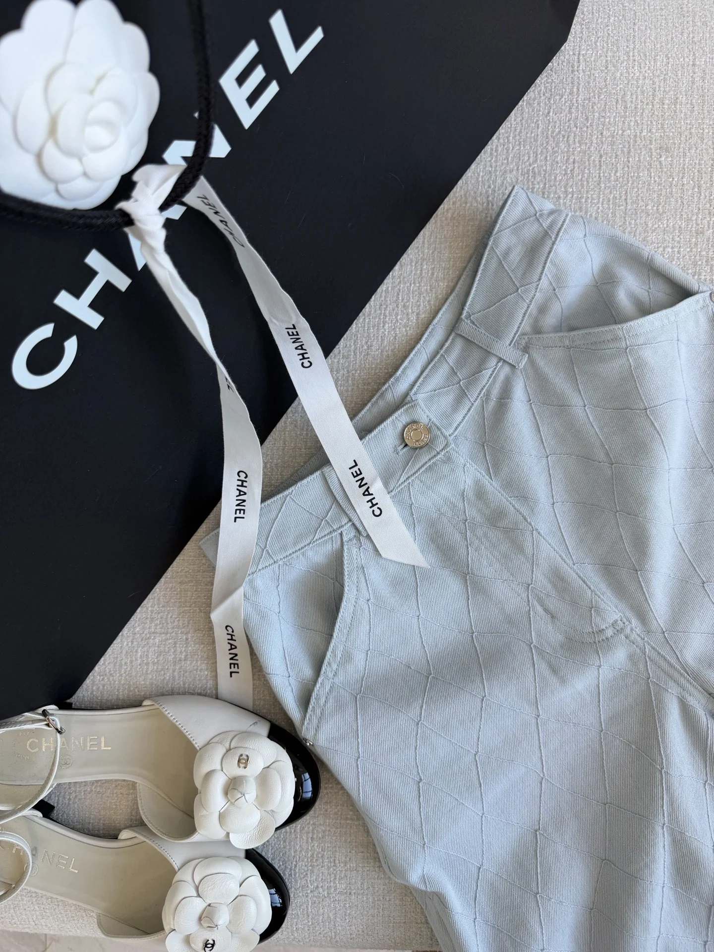 CHANEL Shorts Denim S-L C25202608042590 - Image 2