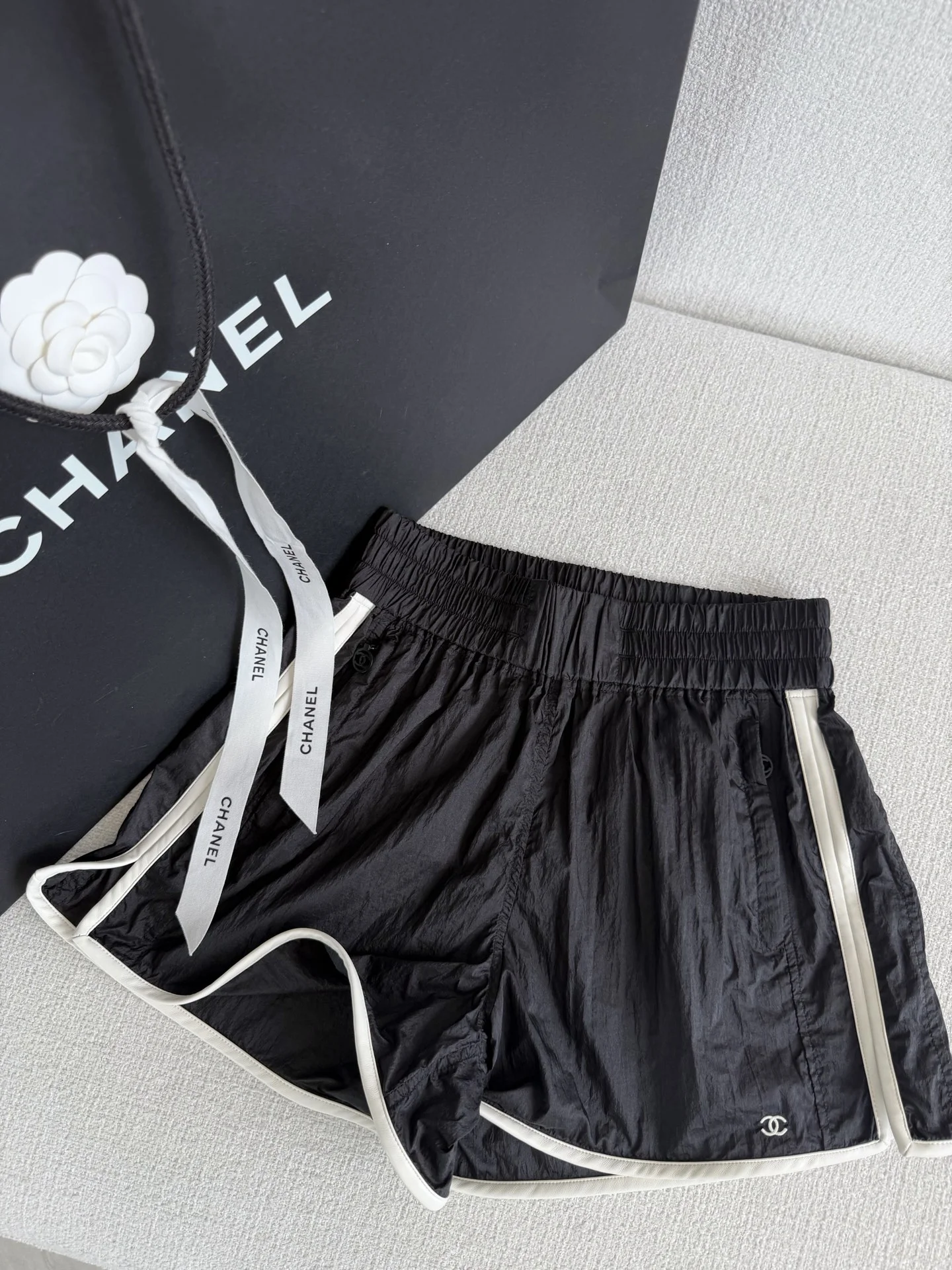 CHANEL Shorts Leather S-L C05202608042682