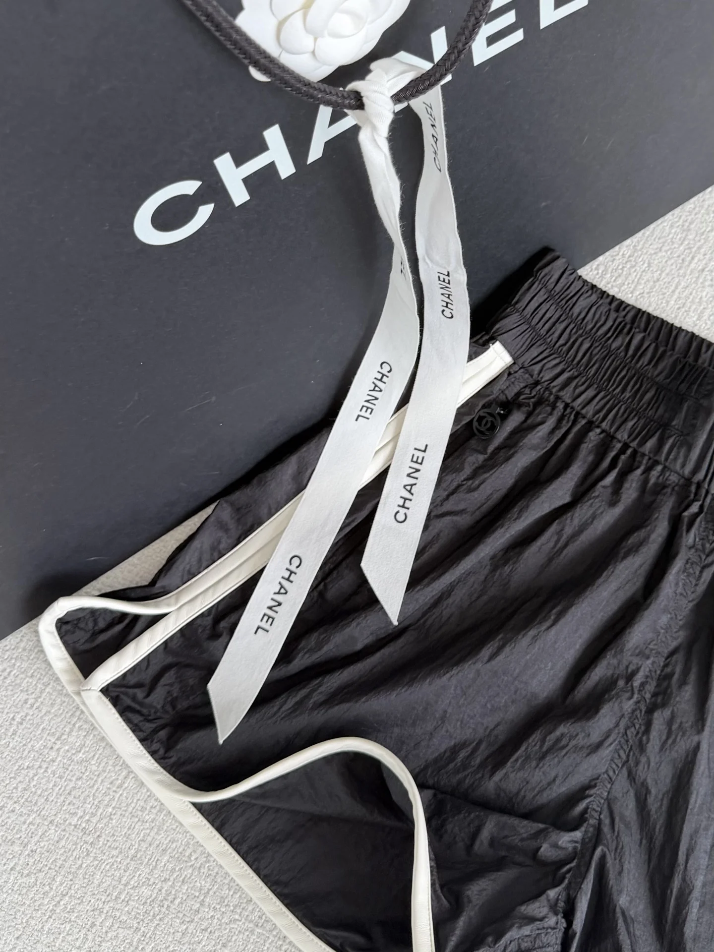 CHANEL Shorts Leather S-L C05202608042682 - Image 3
