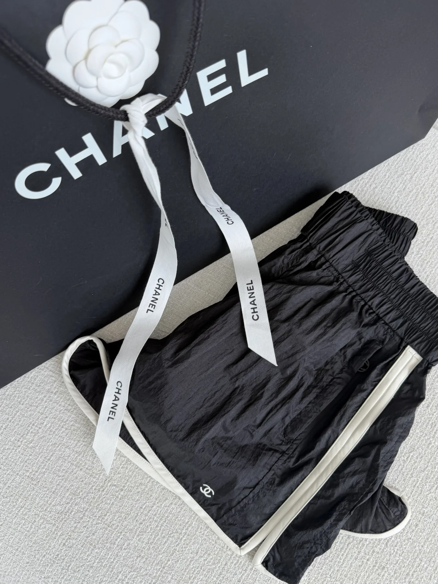 CHANEL Shorts Leather S-L C05202608042682 - Image 5