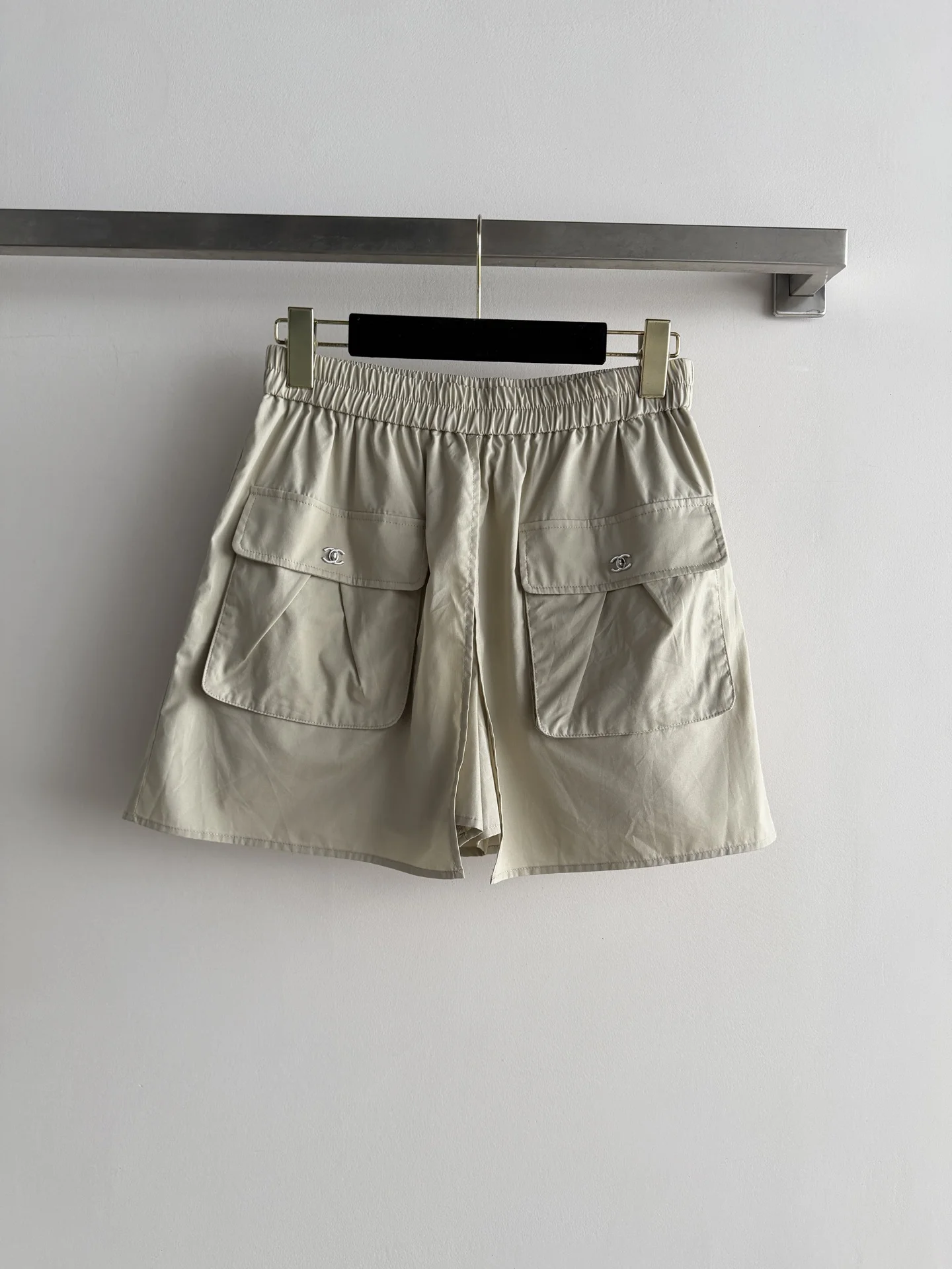 CHANEL Shorts Lightweight Fabric S M L B35202608042539 - Image 2