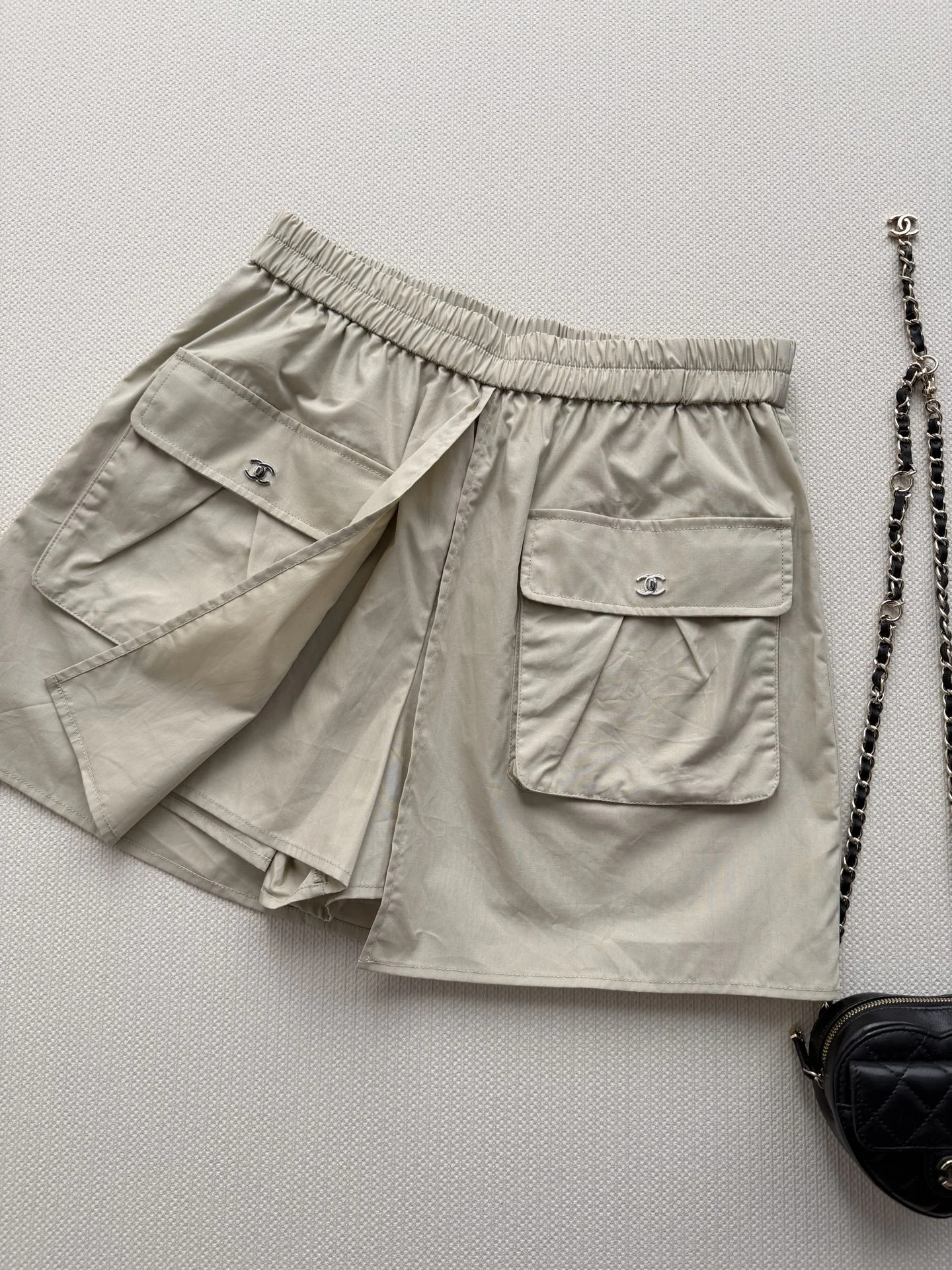 CHANEL Shorts Lightweight Fabric S M L B35202608042539 - Image 4