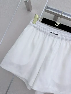 Alternative view of CHANEL Shorts S-M-L A65202608041800