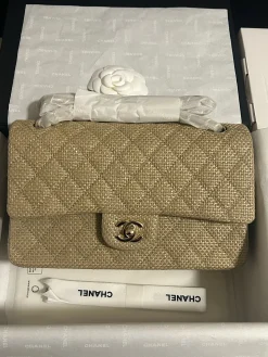 Alternative view of CHANEL Shoulder Bags (Beige-Gold) 25 CM I50202608072461
