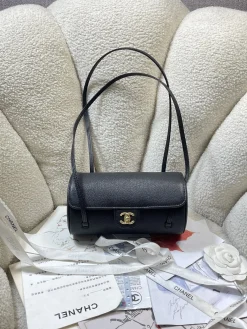 CHANEL Shoulder Bags Caviar Leather (Black-Gold) One Size G00202608071635