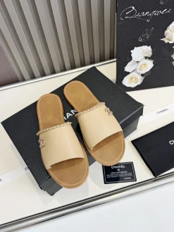 Alternative view of CHANEL Slides Calf & Lambskin EU35-43 A60202608031030