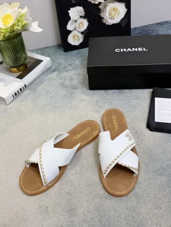 Alternative view of CHANEL Slides Calfskin & Lambskin EU35-43 A60202608031034