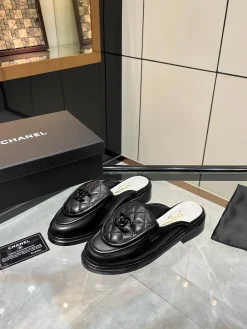 CHANEL Slides Lamb Leather EU35-40 B20202608031135