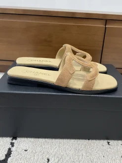 Alternative view of CHANEL Slides Lamb Leather EU35-41 B30202608032874