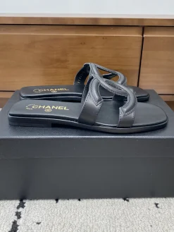 Alternative view of CHANEL Slides Lamb Leather EU35-41 B30202608032879
