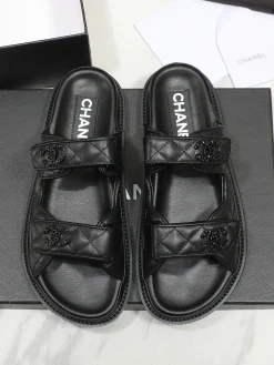 Alternative view of CHANEL Slides Leather EU35-40 B20202608031514