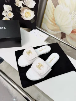 Alternative view of CHANEL Slides Leather EU35-43 A50202608031051