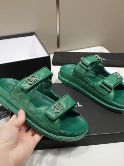 Alternative view of CHANEL Slides Leather & Sheepskin EU35-40 B20202608031517