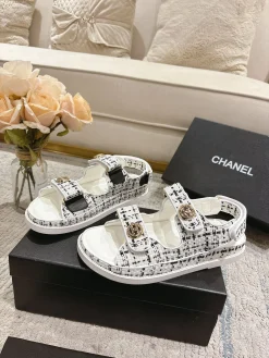 Alternative view of CHANEL Slides Woven Fabric & Leather EU35-40 B20202608031128