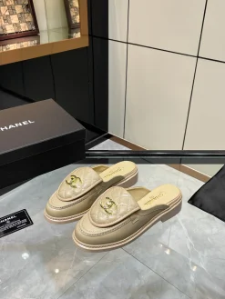 CHANEL Slippers Lamb Leather & Rubber EU35-40 B20202608031138
