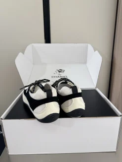 Alternative view of CHANEL Sneakers B80202608032769