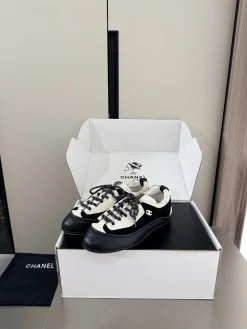 CHANEL Sneakers Calfskin & Suede EU35-42 B80202608032772