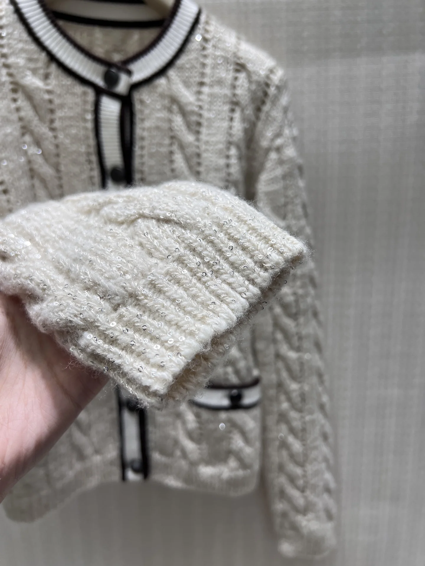 CHANEL Sweaters Blended Yarn S M L E05202608040777 - Image 8