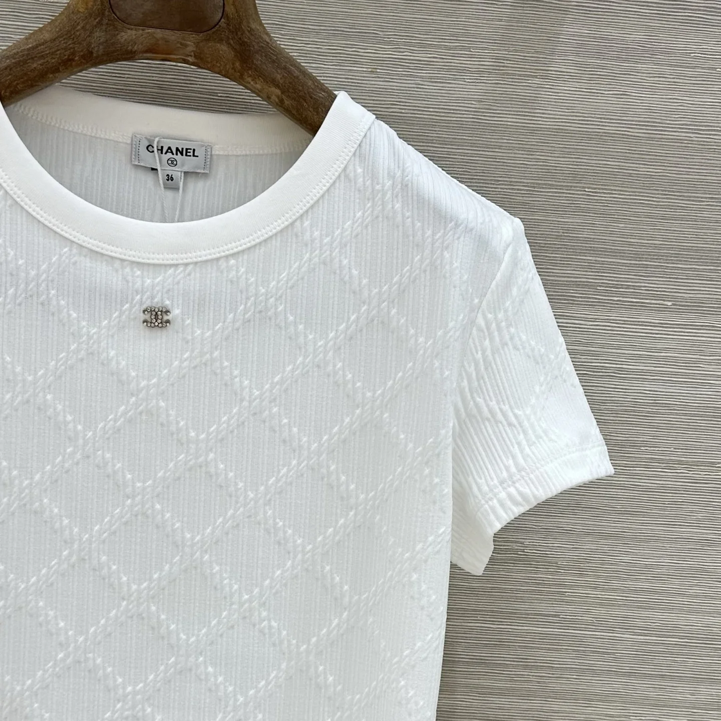 CHANEL T-shirts Cotton S A50202608041106 - Image 4
