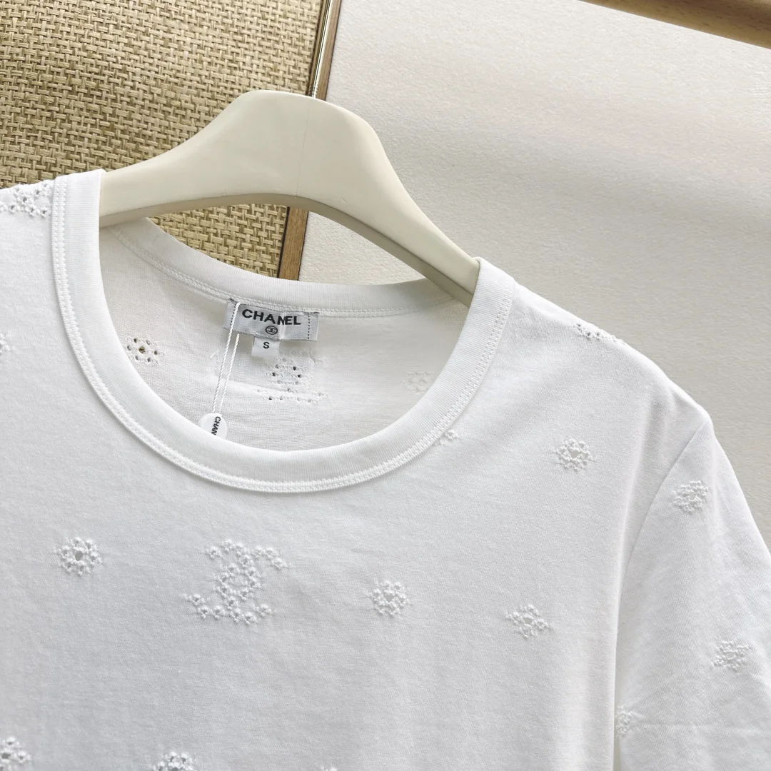CHANEL T-shirts Cotton S-M-L A65202608042743 - Image 5