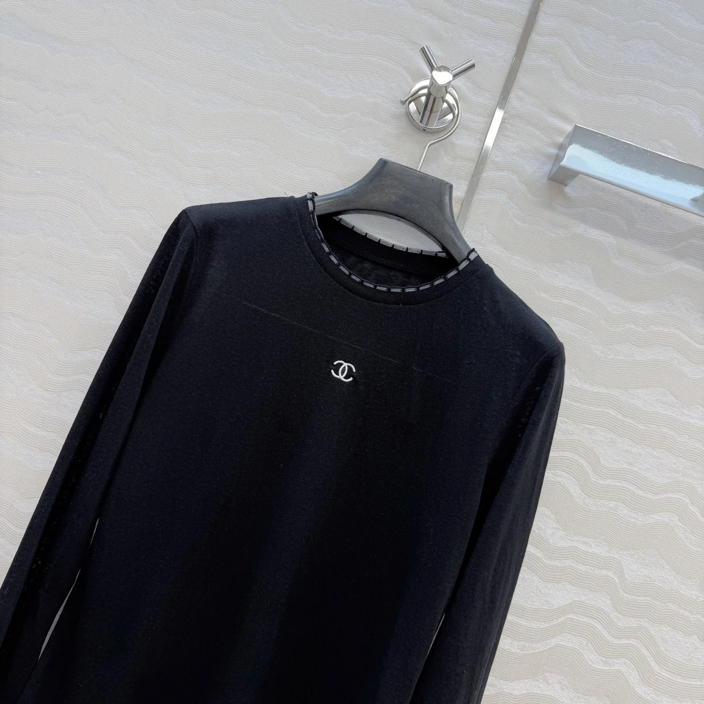 CHANEL T-shirts Lyocell S A70202608040001 - Image 2