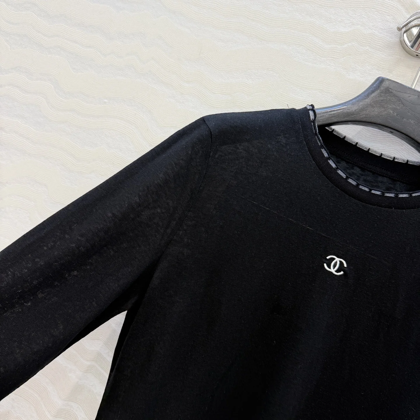 CHANEL T-shirts Lyocell S A70202608040001 - Image 4
