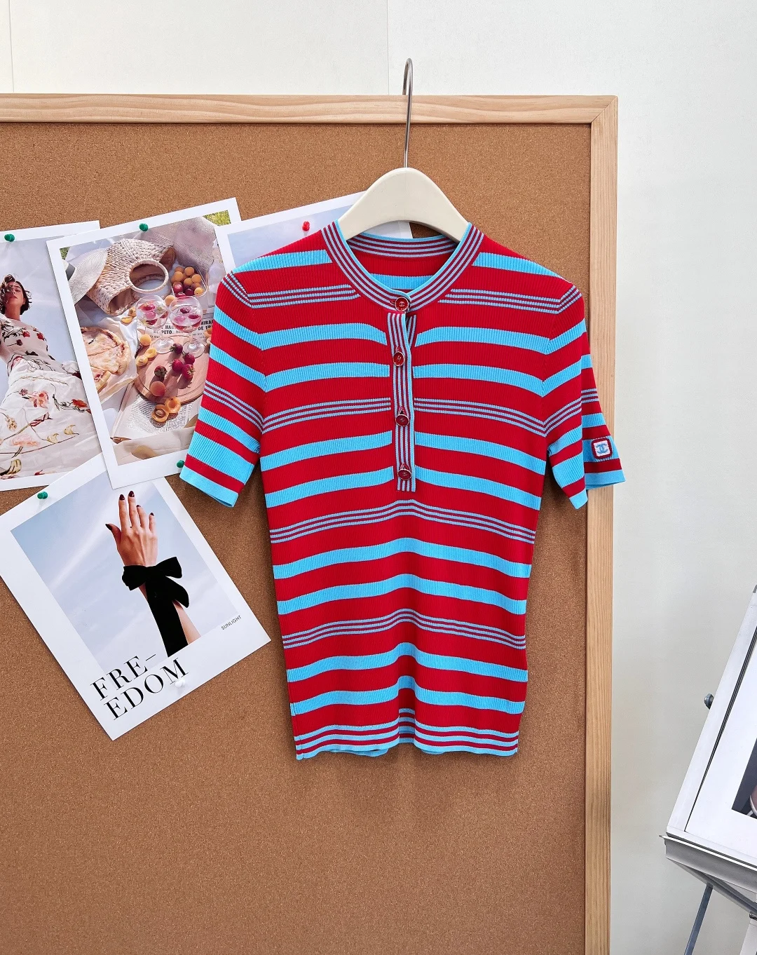 CHANEL T-shirts Ribbed Knit S-M-L A95202608042320