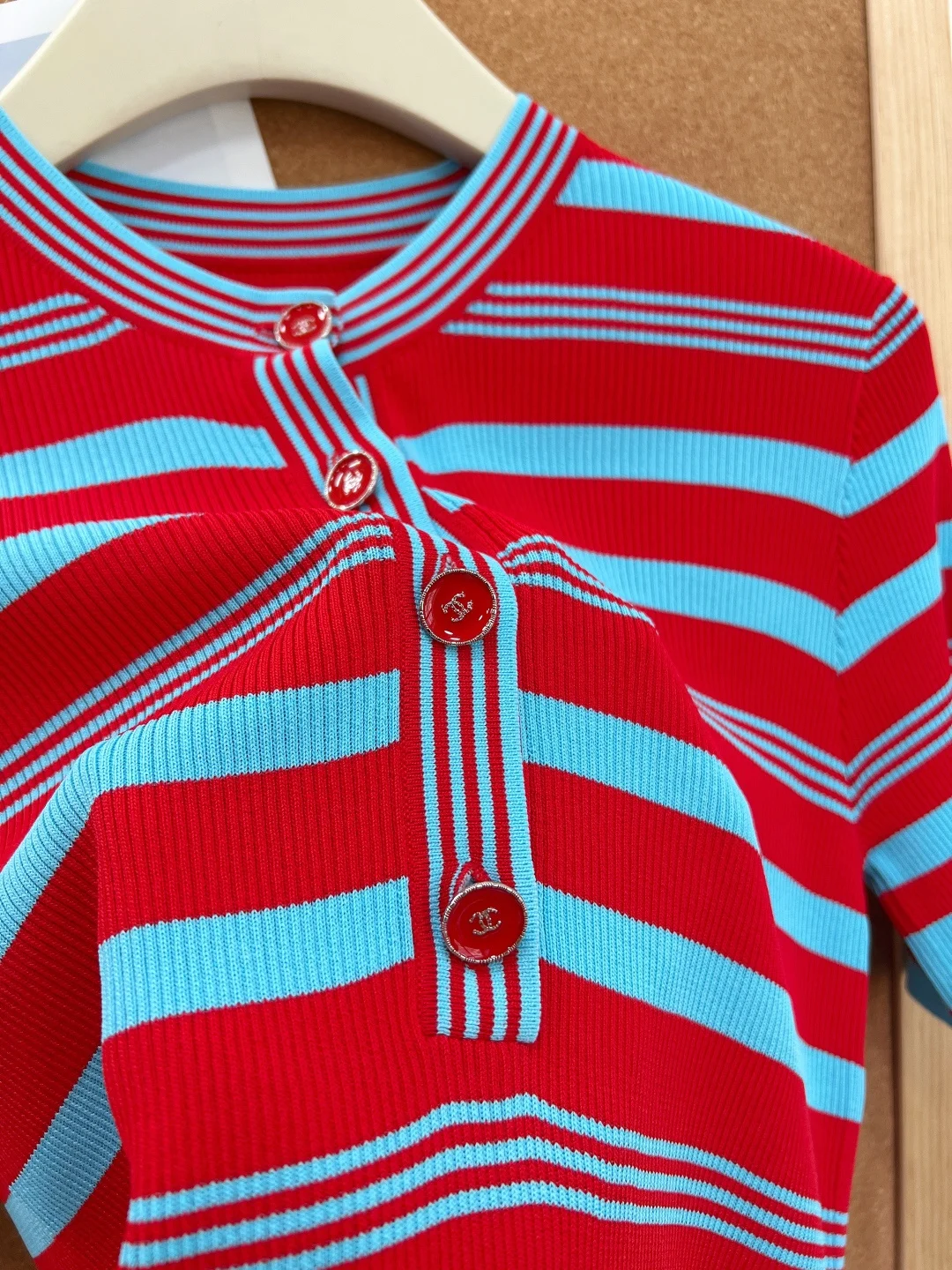 CHANEL T-shirts Ribbed Knit S-M-L A95202608042320 - Image 2